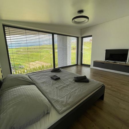 Luxury Apartments Maly Slavkov Экстерьер фото